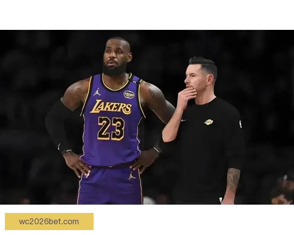 湖人全队互换球衣欢乐训练 东詹带头笑声不断 雷迪克透露卢卡对禁赛感到失望